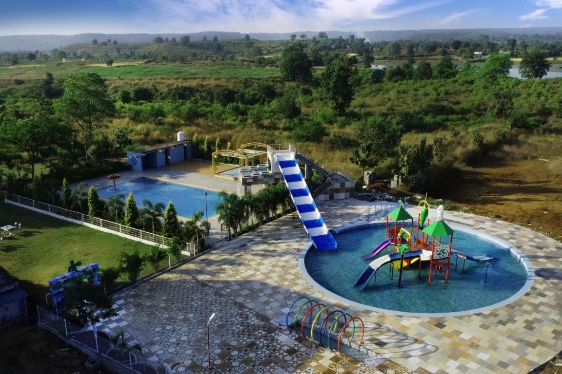 Nisarg Resort Джабалпур Экстерьер фото