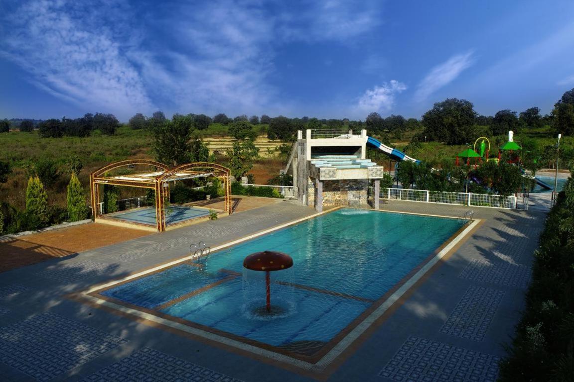 Nisarg Resort Джабалпур Экстерьер фото